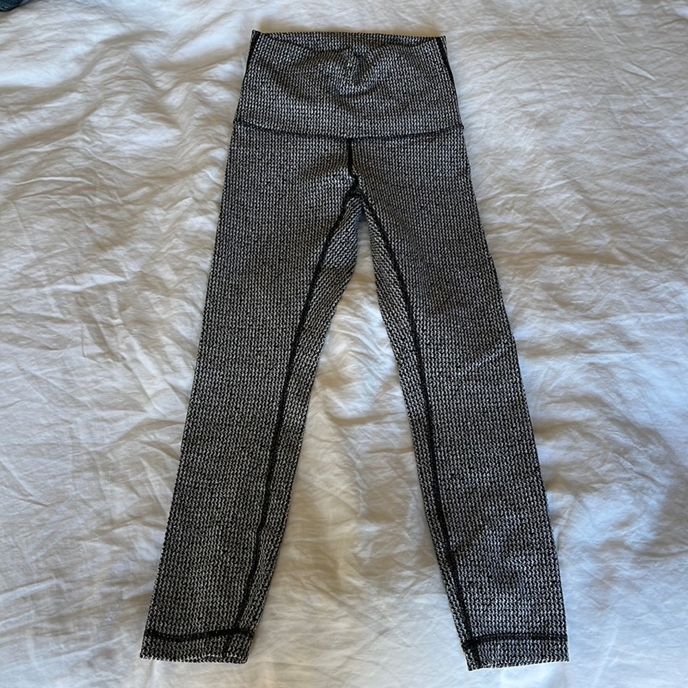 Lululemon wunder under